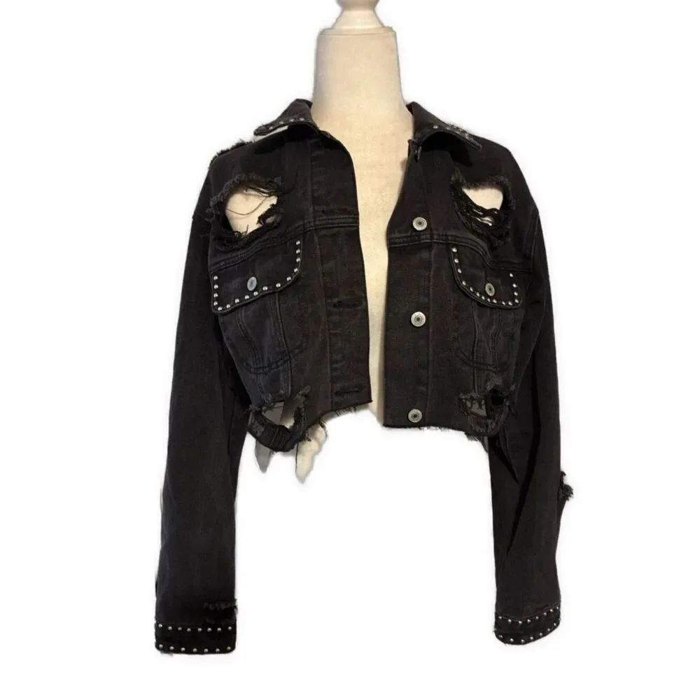 forever 21 black long sleeve stud distressed long sleeve crop jean jacket Medium